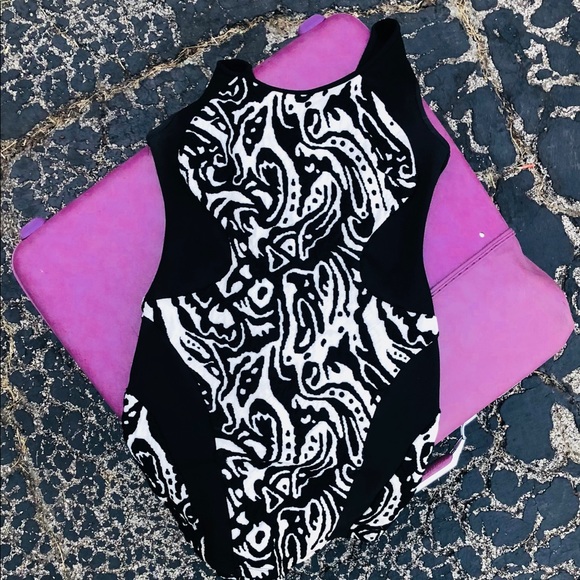 Lea’Nakia Look - Picture 2 of 2